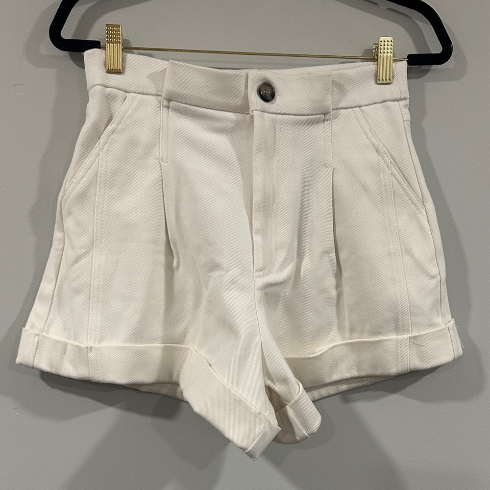 Zara Cream High-Waist Pleated Cuffed Shorts M
